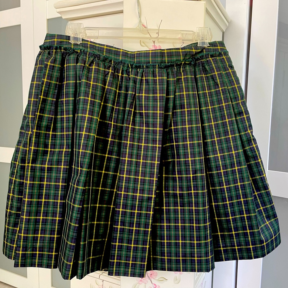 New TH silk taffeta skirt. Never wore. Cute dressed up or down.